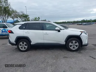 2019 Toyota RAV4 XLE with VIN 2T3W1RFV3KW054552, listed as a IAAI auction lot 40885219 with 40,695 mi miles and . Bid and sale history available at DreamBid. Image 13.