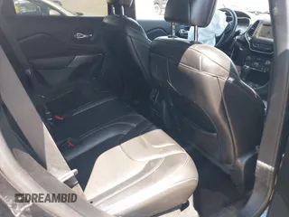 2019 Jeep Cherokee Latitude Plus z VIN 1C4PJMLB5KD474859, wystawiony jako IAAI lot #41990780 z przebiegiem 159 482 mil mil oraz . Historia ofert i sprzedaży dostępna na DreamBid. Obrazek 8.
