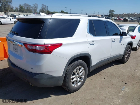2018 Chevrolet Traverse LT Cloth with VIN 1GNERGKW5JJ236555, listed as a IAAI auction lot 41986598 with 106,740 mi miles. Bid and sale history available at carsss.com. Image 4.