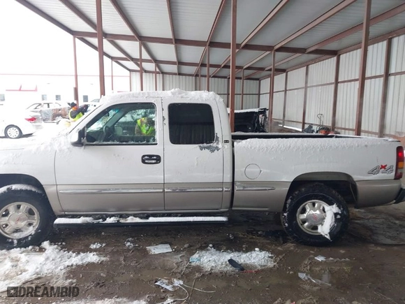 2002 GMC Sierra 1500 SLE with VIN 2GTEK19T721117956, listed as a IAAI auction lot 41290038 with 173,440 mi miles. Bid and sale history available at carsss.com. Image 14.