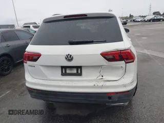 2019 Volkswagen Tiguan S z VIN 3VV1B7AX7KM018189, wystawiony jako IAAI lot #41741924 z przebiegiem 61 740 mil mil oraz . Historia ofert i sprzedaży dostępna na DreamBid. Obrazek 16.