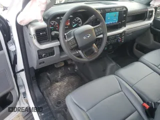 2024 Ford F-250 XL z VIN 1FTBF2BAXREC45252, wystawiony jako Copart lot #84603424 z przebiegiem 467 mil mil oraz Szkoda całkowita • Salvage title. Historia ofert i sprzedaży dostępna na DreamBid. Obrazek 8.