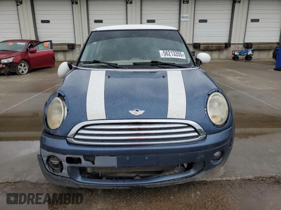 2010 MINI Hardtop with VIN WMWMF3C59ATZ28119, listed as a Copart auction lot 56213355 with 179,994 mi miles and Non Repairable. Bid and sale history available at DreamBid. Image 5.