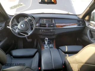2013 BMW X5 xDrive35i z VIN 5UXZV4C54D0B06711, wystawiony jako Copart lot #48958535 z przebiegiem 201 650 mil mil oraz Czysty tytuł • Clean title. Historia ofert i sprzedaży dostępna na DreamBid. Obrazek 8.