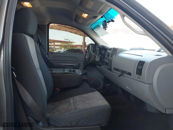 2007 Chevrolet Silverado 1500 Work Truck with VIN 2GCEC19C871592827, listed as a IAAI auction lot 41960690 with 193,154 mi miles. Bid and sale history available at carsss.com. Image 5.