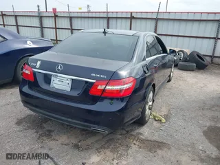 2011 Mercedes-Benz E-Class E 350 Luxury BlueTEC with VIN WDDHF2EB2BA347338, listed as a IAAI auction lot 41684719 with 177,792 mi miles. Bid and sale history available at carsss.com. Image 4.