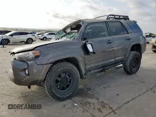 2015 Toyota 4Runner SR5 with VIN JTEZU5JR0F5098606, listed as a Copart auction lot 61679405 with 167,223 mi miles and Non repairable. Bid and sale history available at DreamBid. Image 1.