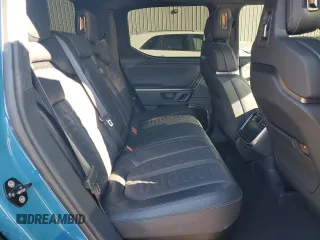 2022 Rivian R1T Launch Edition z VIN 7FCTGAAL7NN000539, wystawiony jako Copart lot #87811245 z przebiegiem Nie podano mil oraz Szkody całkowita. Historia ofert i sprzedaży dostępna na DreamBid. Obrazek 10.