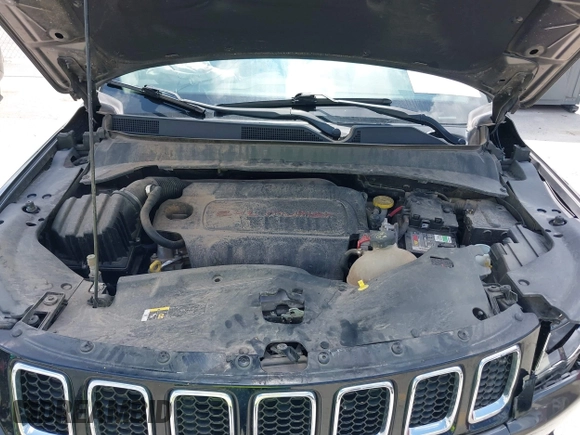 2018 Jeep Compass Latitude z VIN 3C4NJCBB6JT134227, wystawiony jako IAAI lot #42380167 z przebiegiem 67 807 mil mil oraz . Historia ofert i sprzedaży dostępna na DreamBid. Obrazek 10.