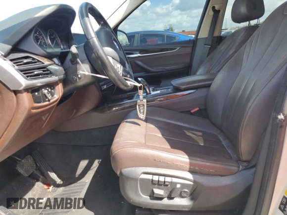 2016 BMW X5 xDrive35i z VIN 5UXKR0C52G0P23735, wystawiony jako Copart lot #51047995 z przebiegiem 113 293 mil mil oraz Szkoda całkowita • Salvage title. Historia ofert i sprzedaży dostępna na DreamBid. Obrazek 7.
