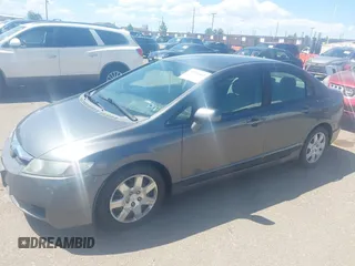 2009 Honda Civic LX z VIN 19XFA165X9E039697, wystawiony jako IAAI lot #39794063 z przebiegiem 169 439 mil mil oraz . Historia ofert i sprzedaży dostępna na DreamBid. Obrazek 2.