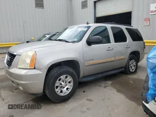 2008 GMC Yukon SLE 3SA z VIN 1GKFC13CX8R163120, wystawiony jako Copart lot #51662445 z przebiegiem 252 580 mil mil oraz Szkoda całkowita • Salvage title. Historia ofert i sprzedaży dostępna na DreamBid. Obrazek 1.