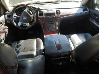 2008 Cadillac Escalade ESV with VIN 1GYFK66848R215970, listed as a Copart auction lot 57226505 with 255,076 mi miles and Salvage title. Bid and sale history available at DreamBid. Image 8.