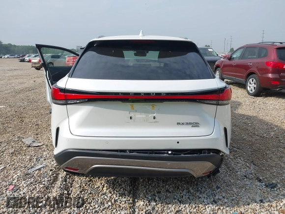 2024 Lexus RX 350h z VIN 2T2BBMCA9RC025394, wystawiony jako IAAI lot #42481956 z przebiegiem 13 910 mil mil oraz . Historia ofert i sprzedaży dostępna na DreamBid. Obrazek 17.