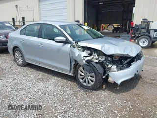 2013 Volkswagen Jetta SE with VIN 3VWDP7AJ8DM380055, listed as a IAAI auction lot 42419638 with 172,015 mi miles and . Bid and sale history available at DreamBid. Image 1.