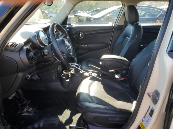2015 MINI Cooper Hardtop 4 Door with VIN WMWXS5C5XFT830535, listed as a Copart auction lot 80746434 with 139,945 mi miles and Salvage Title. Bid and sale history available at carsss.com. Image 7.