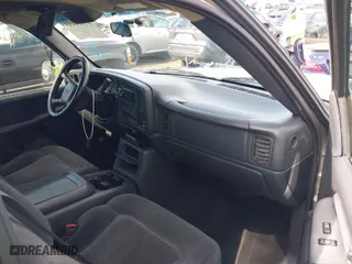 2001 Chevrolet Silverado 1500 LS with VIN 2GCEC19T311113978, listed as a IAAI auction lot 41424093 with 121,389 mi miles. Bid and sale history available at carsss.com. Image 5.