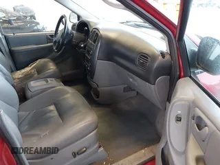 2005 Dodge Caravan SXT with VIN 2D4GP44LX5R210076, listed as a IAAI auction lot 41856927 with 291,712 mi miles and . Bid and sale history available at carsss.com. Image 5.