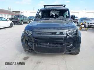 2022 Land Rover Defender с VIN SALEY6RU3N2094502, выставлен на аукционе IAAI как лот 41441167 с пробегом 28 610 миль миль и . История ставок и продаж доступна на DreamBid. Изображение 13.