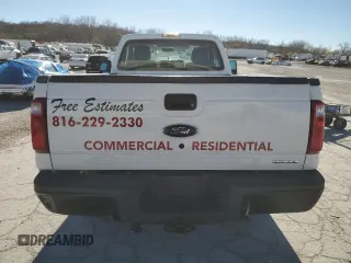 2014 Ford F-250 XL z VIN 1FTBF2B61EEB42257, wystawiony jako Copart lot #80532344 z przebiegiem 118 726 mil mil oraz Szkoda całkowita • Salvage title. Historia ofert i sprzedaży dostępna na DreamBid. Obrazek 6.