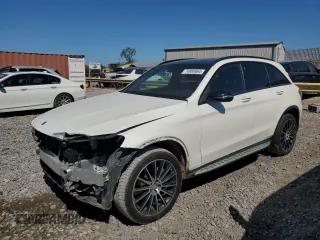 2017 Mercedes-Benz GLC 300 z VIN WDC0G4JB6HF114705, wystawiony jako Copart lot #74880864 z przebiegiem 84 128 mil mil oraz Szkody całkowita. Historia ofert i sprzedaży dostępna na DreamBid. Obrazek 1.