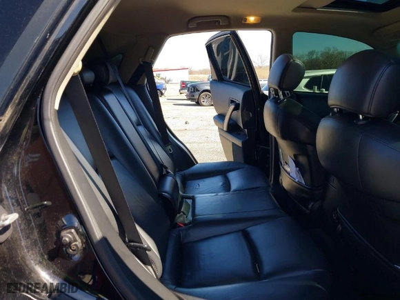 2003 Infiniti FX35 w/Options with VIN JNRAS08WX3X200869, listed as a IAAI auction lot 41853075 with 143,604 mi miles. Bid and sale history available at carsss.com. Image 8.