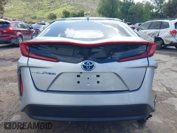 2017 Toyota Prius Plus z VIN JTDKARFP4H3035214, wystawiony jako IAAI lot #41952143 z przebiegiem 166 687 mil mil oraz . Historia ofert i sprzedaży dostępna na DreamBid. Obrazek 16.