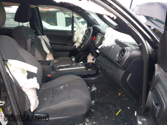 2017 Toyota Tacoma SR5 with VIN 5TFCZ5ANXHX061031, listed as a IAAI auction lot 41218297 with Not Provided miles and . Bid and sale history available at DreamBid. Image 5.