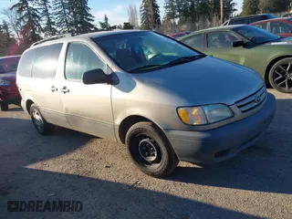 2001 Toyota Sienna LE with VIN 4T3ZF13C21U402424, listed as a IAAI auction lot 41707228 with 259,327 mi miles. Bid and sale history available at carsss.com. Image 1.