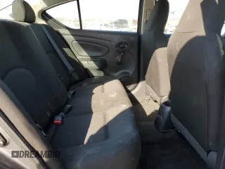 2017 Nissan Versa S Plus z VIN 3N1CN7AP5HL832485, wystawiony jako Copart lot #50320785 z przebiegiem 83 767 mil mil oraz Szkoda całkowita • Salvage title. Historia ofert i sprzedaży dostępna na DreamBid. Obrazek 10.
