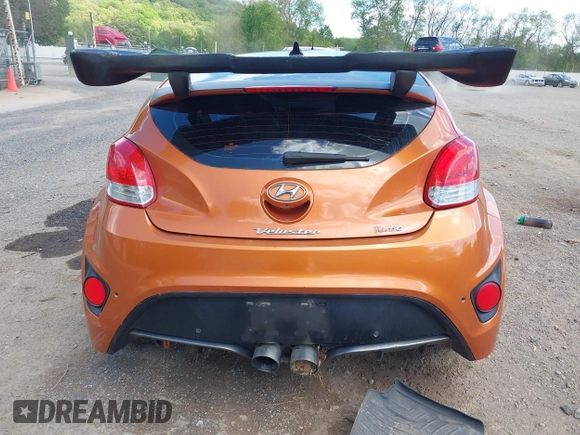 2013 Hyundai Veloster Turbo z VIN KMHTC6AE1DU101236, wystawiony jako IAAI lot #42230984 z przebiegiem 131 854 mil mil oraz . Historia ofert i sprzedaży dostępna na DreamBid. Obrazek 16.