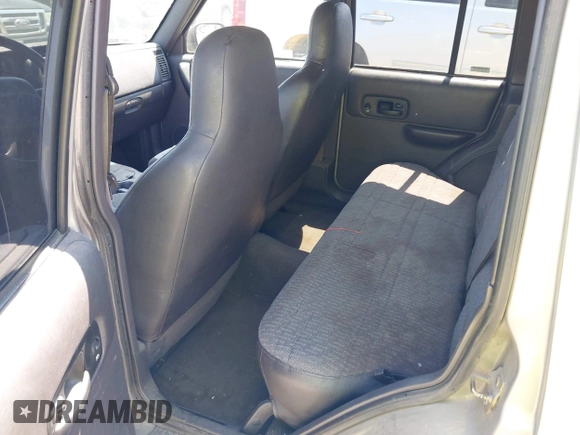 2000 Jeep Cherokee with VIN 1J4FT48SXYL236142, listed as a IAAI auction lot 42598342 with 153,426 mi miles and . Bid and sale history available at DreamBid. Image 8.