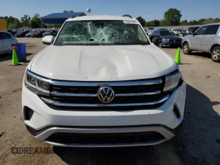 2023 Volkswagen Atlas SE with VIN 1V2WR2CA1PC530856, listed as a Copart auction lot 52601925 with 32,671 mi miles and Salvage title. Bid and sale history available at DreamBid. Image 5.