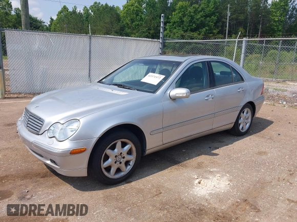 2003 Mercedes-Benz C 320 z VIN WDBRF64J73F341438, wystawiony jako IAAI lot #42371572 z przebiegiem 228 061 mil mil oraz . Historia ofert i sprzedaży dostępna na DreamBid. Obrazek 22.