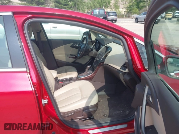 2015 Buick Verano Group z VIN 1G4PS5SK3F4174095, wystawiony jako IAAI lot #42401925 z przebiegiem 98 214 mil mil oraz . Historia ofert i sprzedaży dostępna na DreamBid. Obrazek 5.