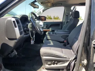 2015 GMC Sierra 1500 SLE z VIN 3GTP1UEC5FG482474, wystawiony jako Copart lot #56134745 z przebiegiem Nie podano mil oraz Szkoda całkowita • Salvage title. Historia ofert i sprzedaży dostępna na DreamBid. Obrazek 7.