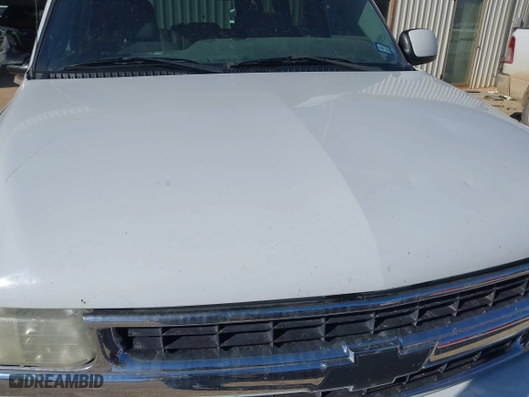 2003 Chevrolet Tahoe LS with VIN 1GNEC13Z43R282194, listed as a IAAI auction lot 41363024 with 207,135 mi miles. Bid and sale history available at carsss.com. Image 13.