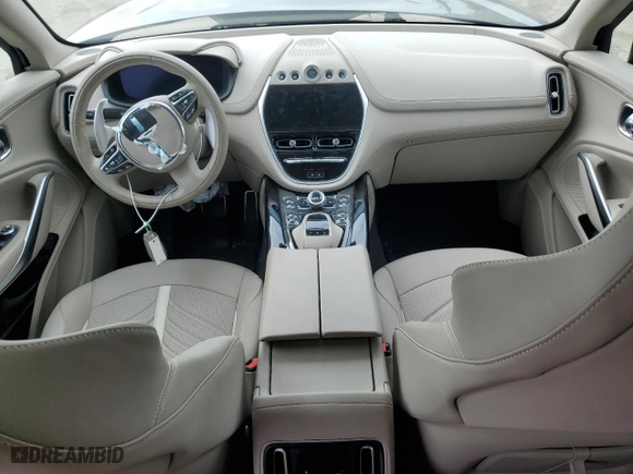 2024 Aston Martin DBX 707 with VIN SD7VUJBW5RTV11247, listed as a Copart auction lot 71076824 with 0 mi miles and Salvage Title. Bid and sale history available at carsss.com. Image 8.