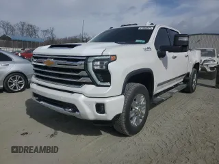 2024 Chevrolet Silverado 3500HD High Country with VIN 1GC4YVEY0RF124804, listed as a Copart auction lot 47888825 with 33,100 mi miles and Salvage Title. Bid and sale history available at carsss.com. Image 1.