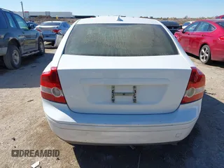 2006 Volvo S40 2.4L with VIN YV1MS390662215602, listed as a IAAI auction lot 41843161 with 184,397 mi miles. Bid and sale history available at carsss.com. Image 16.