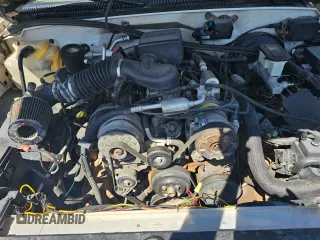 2000 Cadillac Escalade z VIN 1GYEK63R3YR218285, wystawiony jako Copart lot #82063084 z przebiegiem 190 444 mil mil oraz Tytuł czysty. Historia ofert i sprzedaży dostępna na DreamBid. Obrazek 7.