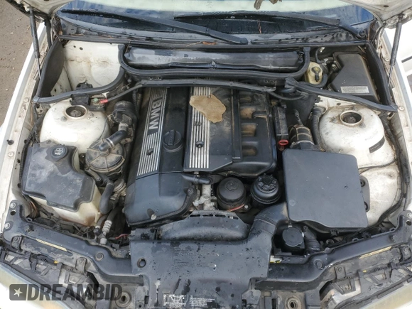 2004 BMW 3 Series 325i with VIN WBAET37454NJ81111, listed as a Copart auction lot 86081874 with 245,429 mi miles and Salvage Title. Bid and sale history available at carsss.com. Image 11.