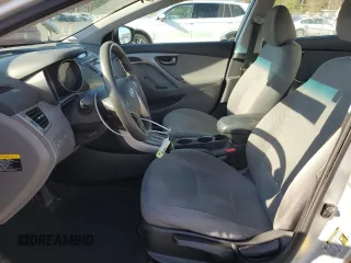 2013 Hyundai Elantra GLS z VIN 5NPDH4AEXDH319488, wystawiony jako Copart lot #53464885 z przebiegiem 279 079 mil mil oraz Szkoda całkowita • Salvage title. Historia ofert i sprzedaży dostępna na DreamBid. Obrazek 7.