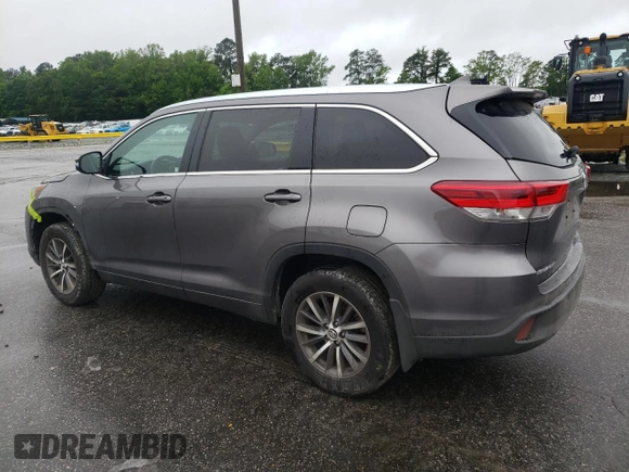 2018 Toyota Highlander SE with VIN 5TDJZRFH9JS528291, listed as a Copart auction lot 56568275 with 74,619 mi miles and Salvage title. Bid and sale history available at DreamBid. Image 2.