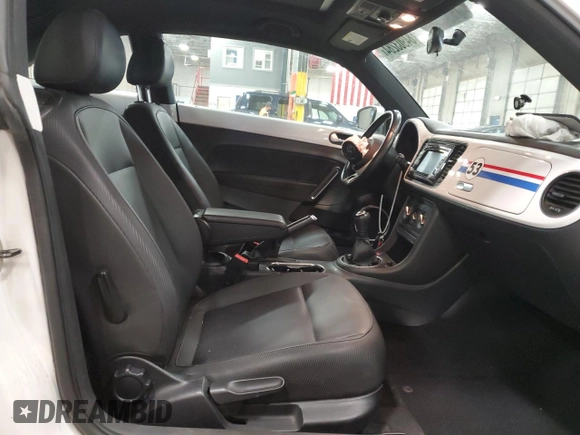 2014 Volkswagen Beetle with VIN 3VWHX7AT4EM618018, listed as a Copart auction lot 84903284 with 149,853 mi miles and Clean Title. Bid and sale history available at DreamBid. Image 10.