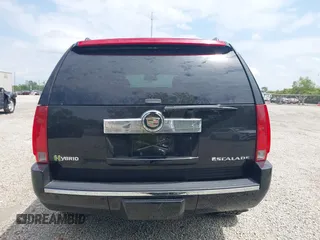 2012 Cadillac Escalade z VIN 1GYS4EEJ2CR142517, wystawiony jako IAAI lot #42269852 z przebiegiem 127 807 mil mil oraz . Historia ofert i sprzedaży dostępna na DreamBid. Obrazek 17.