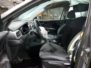2019 Kia Sorento LX with VIN 5XYPGDA30KG514809, listed as a Copart auction lot 49043705 with 79,886 mi miles and Salvage Title. Bid and sale history available at DreamBid. Image 7.