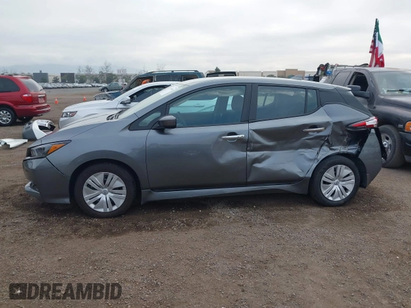 2023 Nissan LEAF S z VIN 1N4AZ1BV3PC556584, wystawiony jako IAAI lot #41515949 z przebiegiem 27 338 mil mil oraz . Historia ofert i sprzedaży dostępna na DreamBid. Obrazek 14.