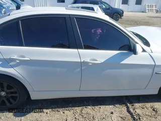 2007 BMW 3 Series 328i with VIN WBAVA33567KX73725, listed as a IAAI auction lot 41985667 with 113,491 mi miles. Bid and sale history available at carsss.com. Image 13.