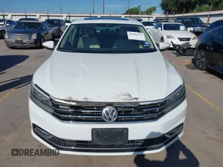 2016 Volkswagen Passat SE z VIN 1VWBS7A39GC019804, wystawiony jako IAAI lot #42189273 z przebiegiem 113 006 mil mil oraz . Historia ofert i sprzedaży dostępna na DreamBid. Obrazek 12.